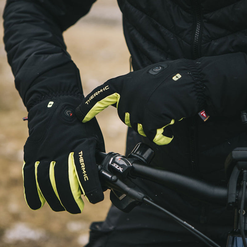 Light deals ski gloves